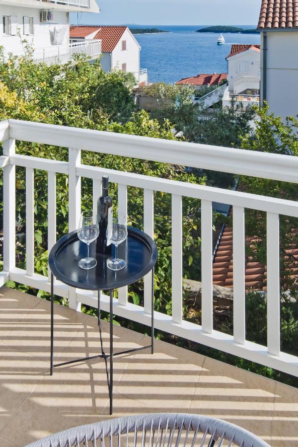 Apartments Anita Хвар Екстер'єр фото