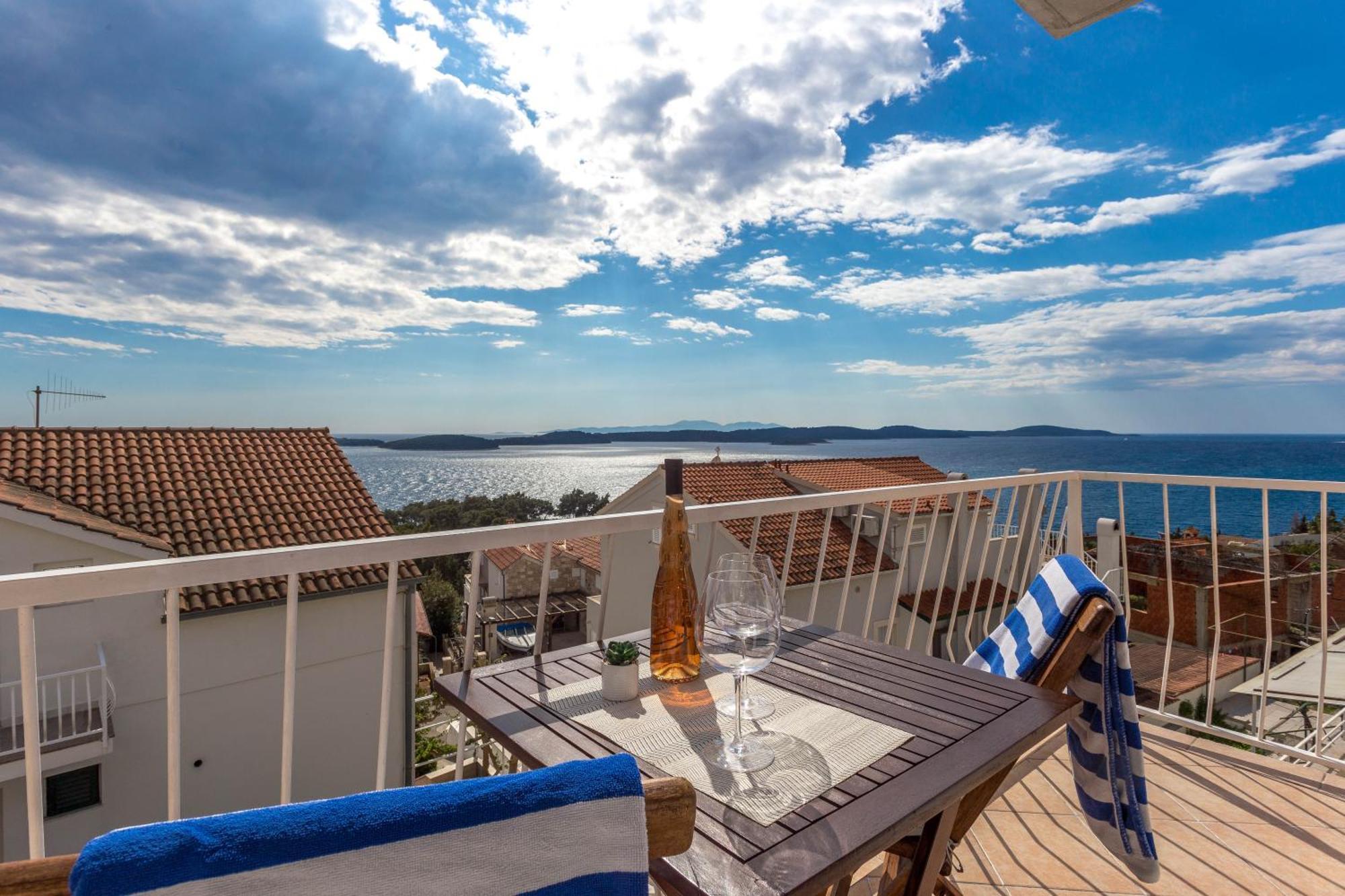 Apartments Anita Хвар Екстер'єр фото