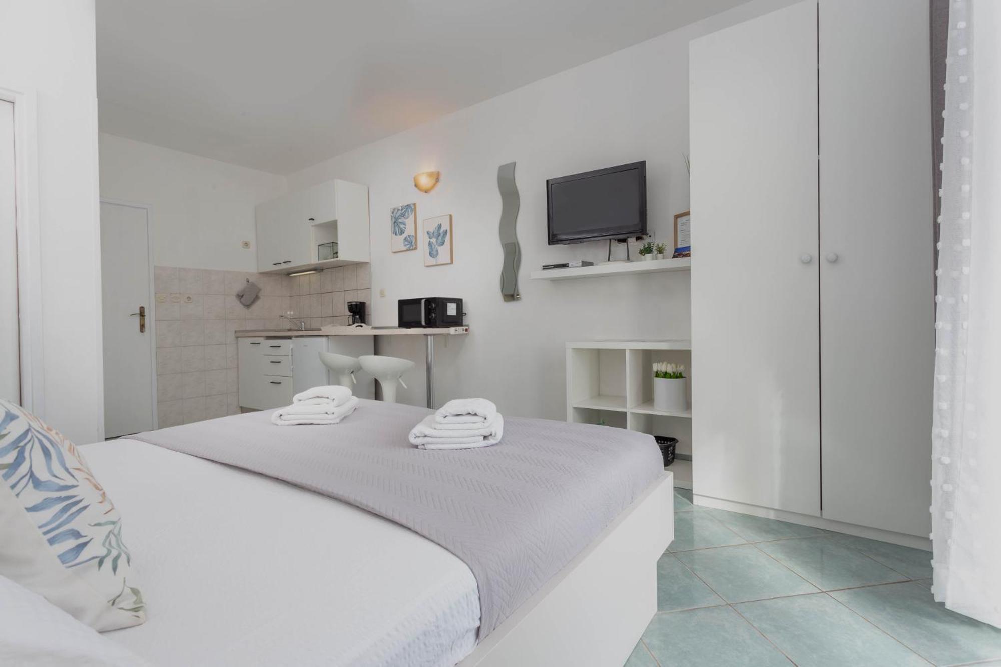 Apartments Anita Хвар Екстер'єр фото